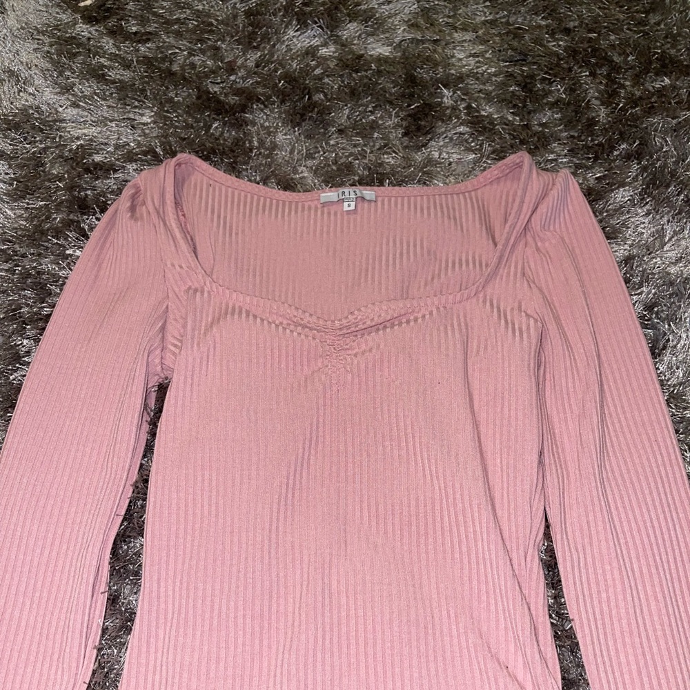 pink top